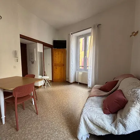 T2 Hyper Centre 200m Des Telecabines *